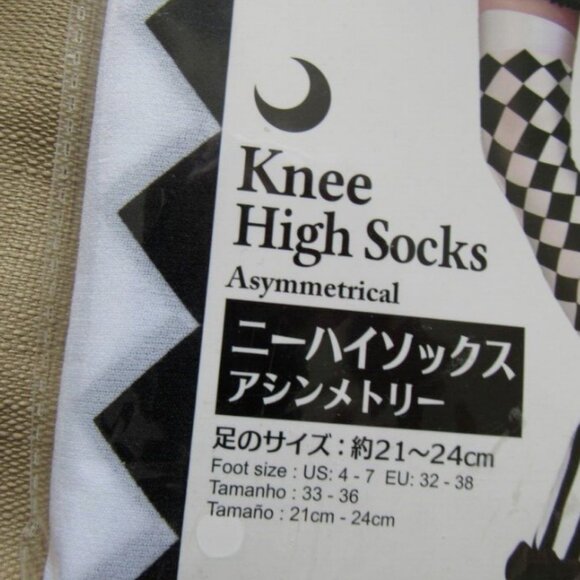 Lot 2 pairs of socks, 1.Daiso japan Knee High Socks, foot size:US 4-7; Nylon - Picture 2 of 5